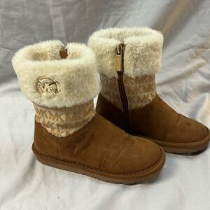 MICHAEL by Michael Kors - LIKE NEW Kids Yancy - caramel/tan boots. size 11.